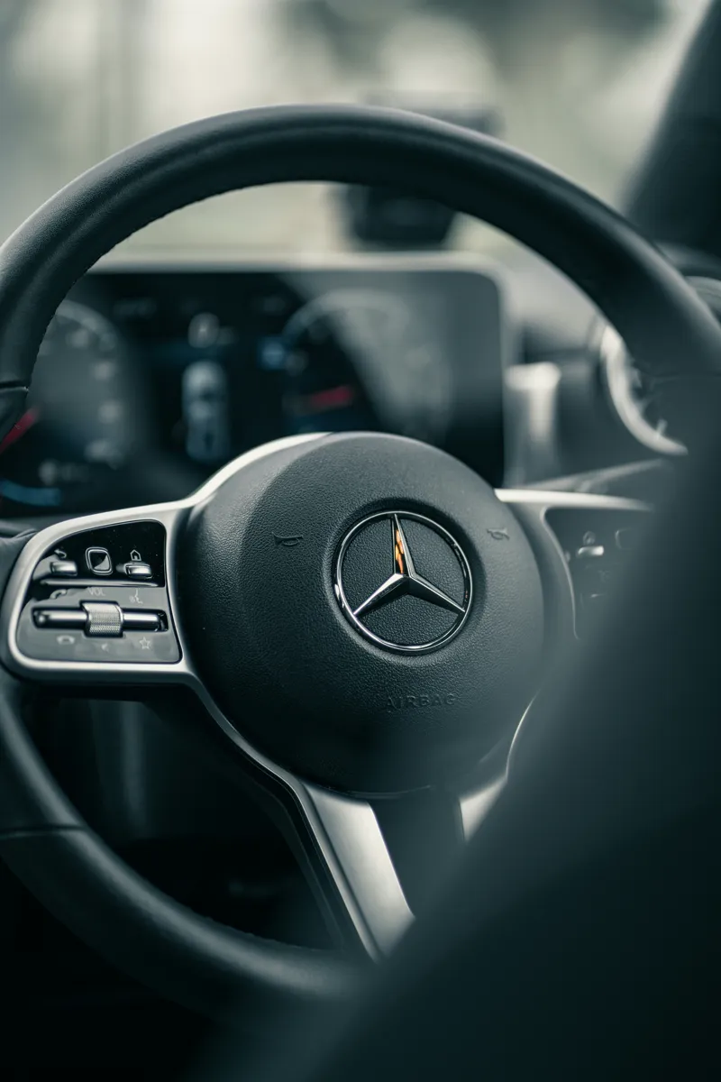 Mercedes steering wheel with the star at the centre